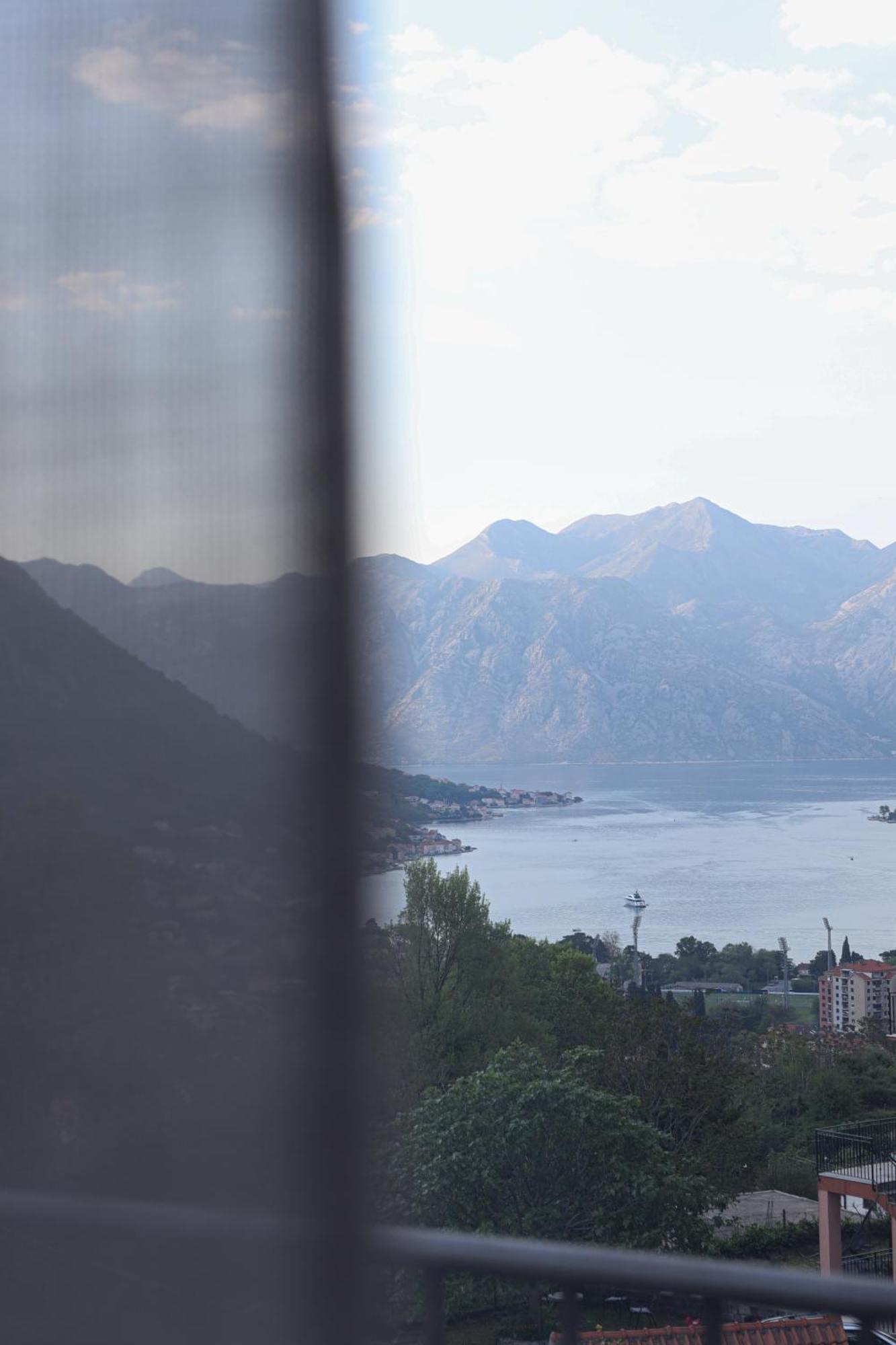 3-Bedroom Apartment With Panoramic Bay Views Kotor Exteriör bild