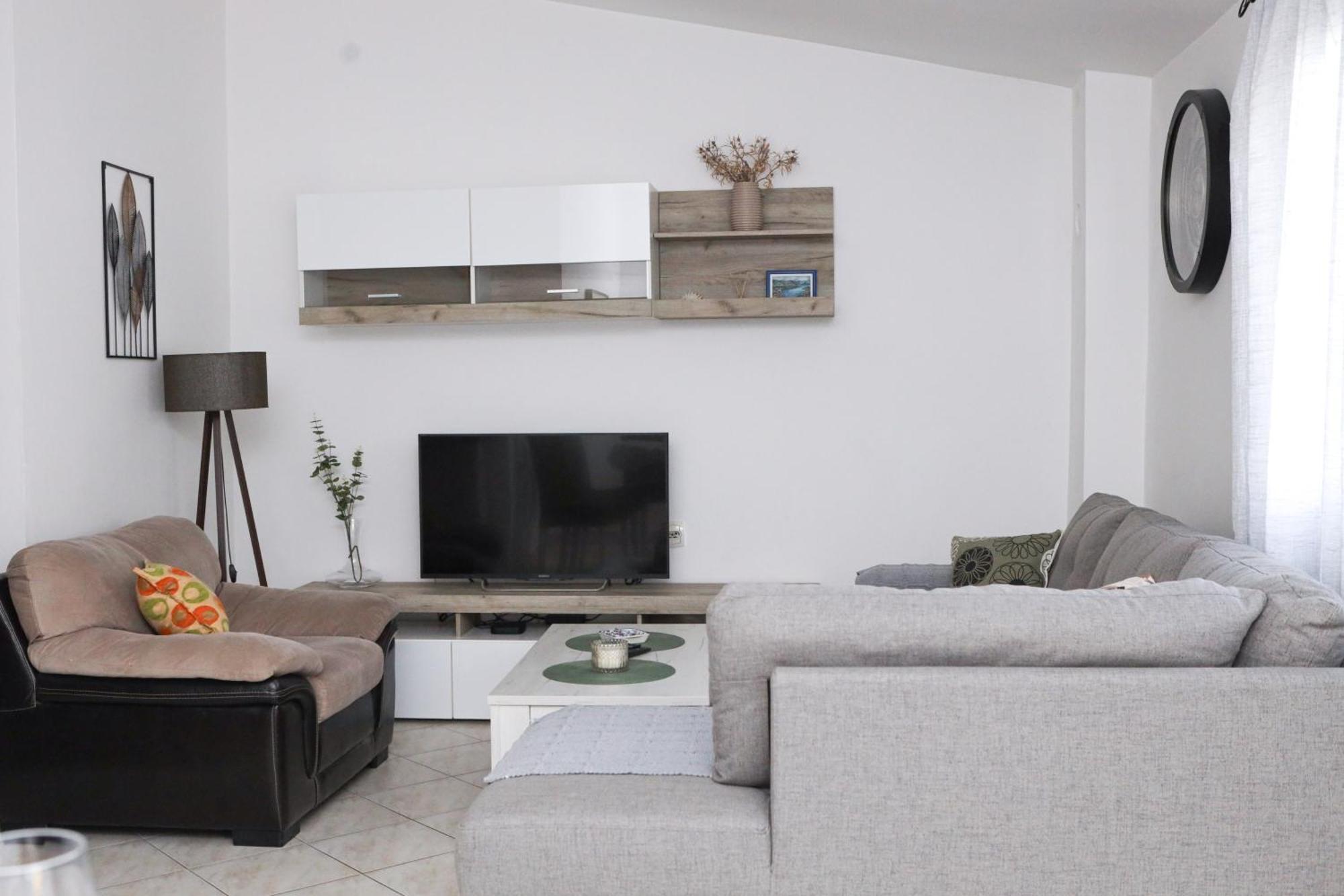 3-Bedroom Apartment With Panoramic Bay Views Kotor Exteriör bild