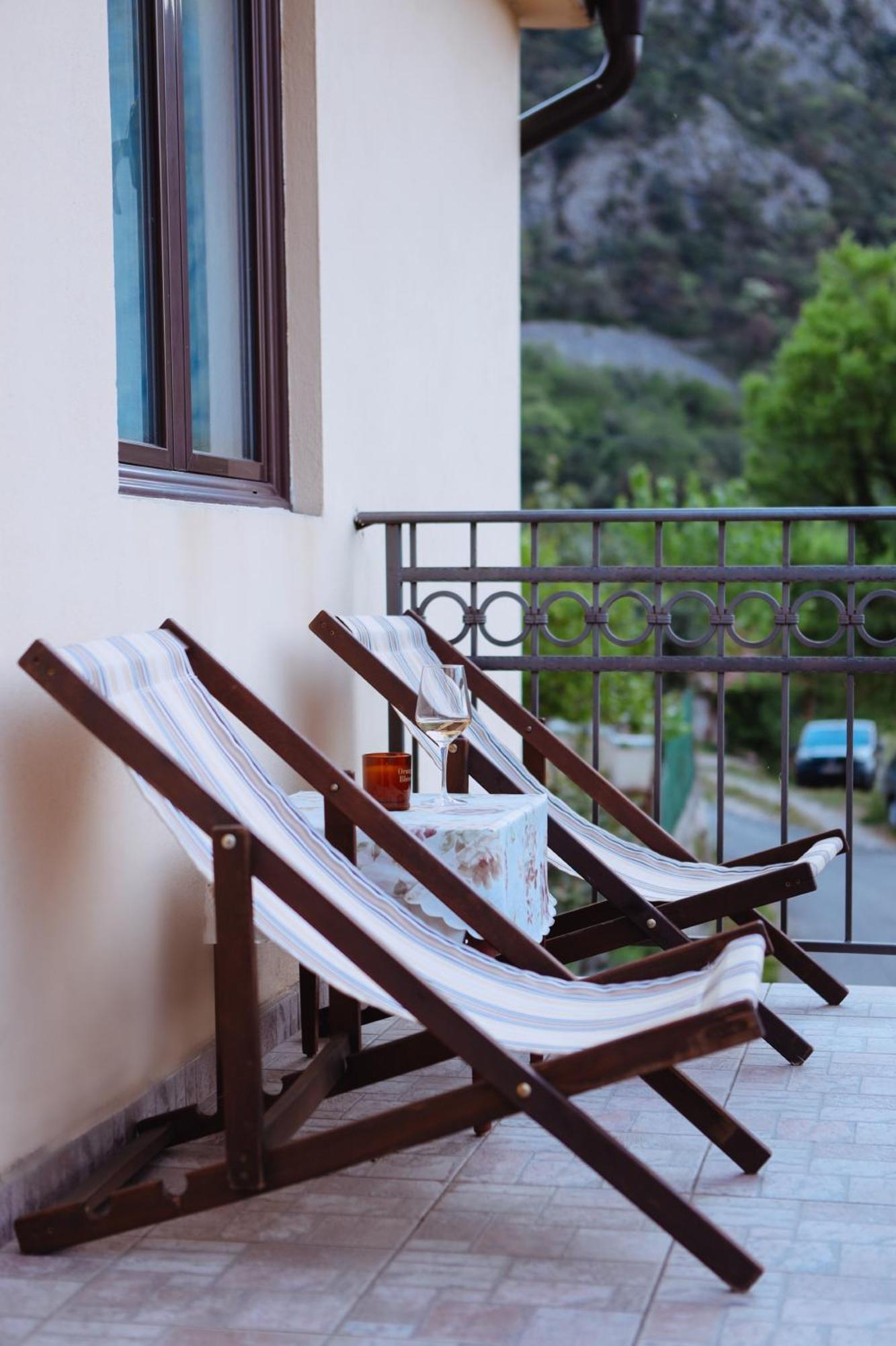 3-Bedroom Apartment With Panoramic Bay Views Kotor Exteriör bild