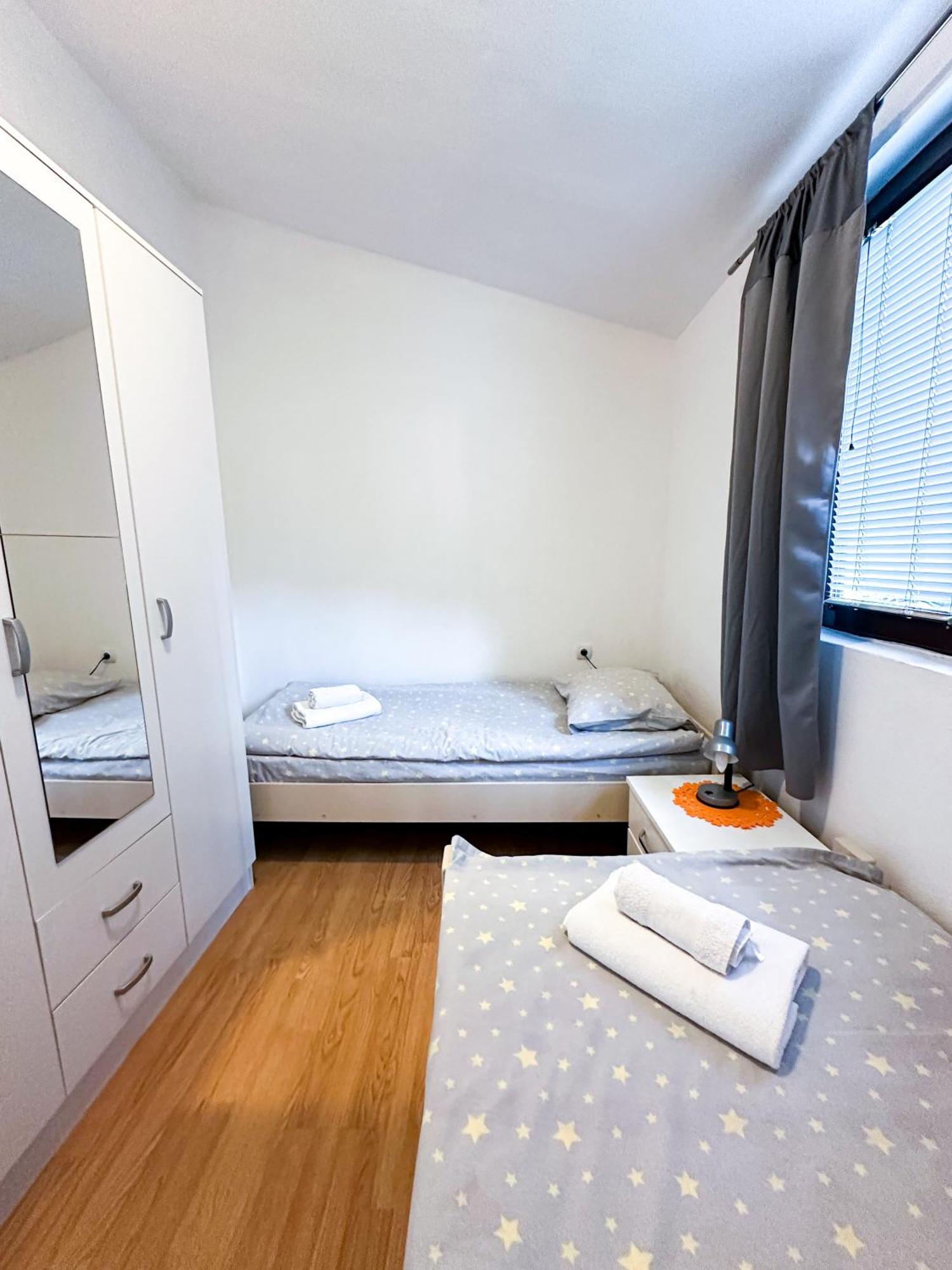 3-Bedroom Apartment With Panoramic Bay Views Kotor Exteriör bild